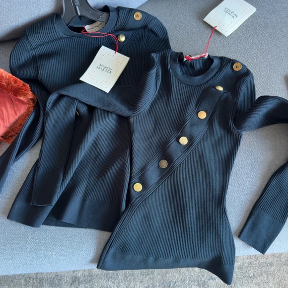 Alexander McQueen ribbed-knit button-detail top - Picture 10 of 11